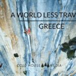 Découverte d’une petite île en Grèce avec Charlotte Durif et Josh Larson