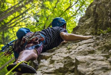 Le Conseil constitutionnel invalide la loi sur la responsabilité civile des gardiens de sites naturels sportifs