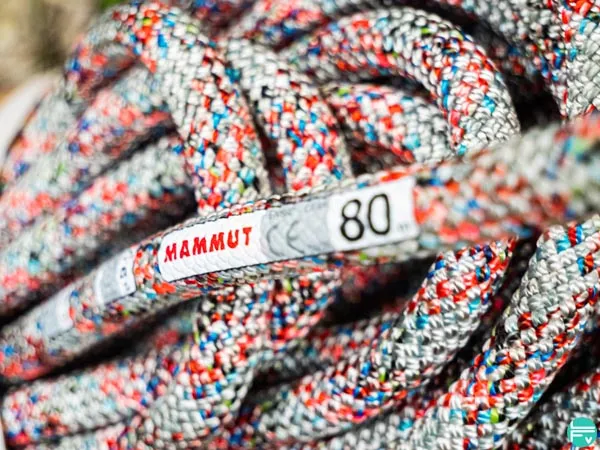 Une corde d’escalade fabriquée à partir de matériaux recyclés ? Mammut innove avec la corde d’escalade Crag We care Classic 9,5 mm !