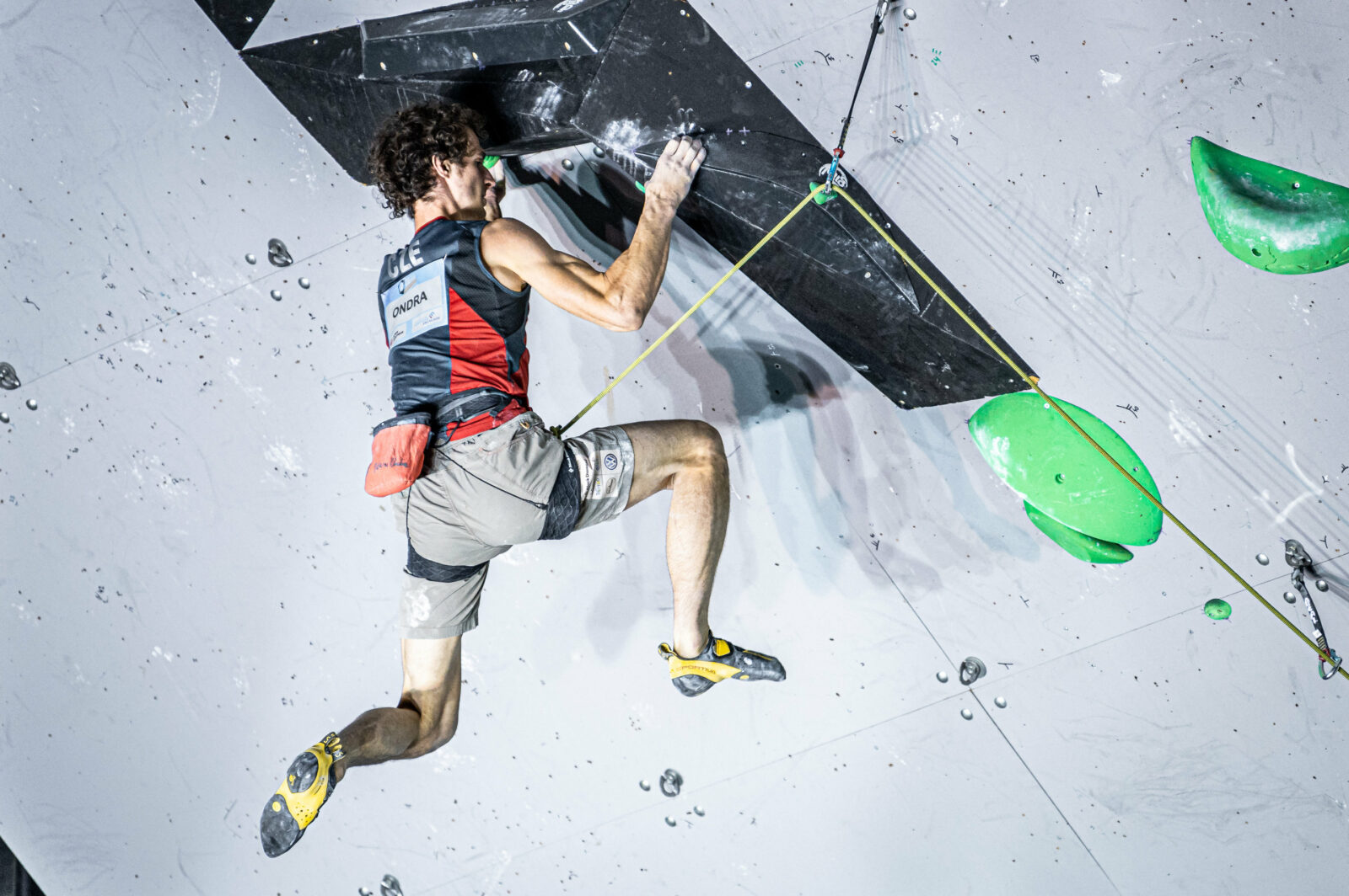 Adam Ondra légende vivante et favori des JO de Paris 2025 ? Grimpeez