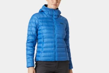 La doudoune femme Verglas Hooded de la marque Helly Hansen : l’allié parfait pour l’hiver